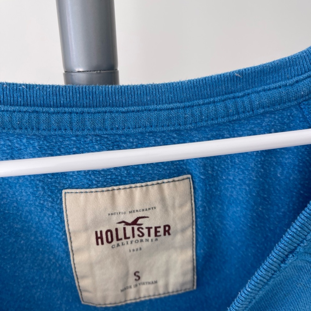 Hollister Vibrant Blue Pullover
